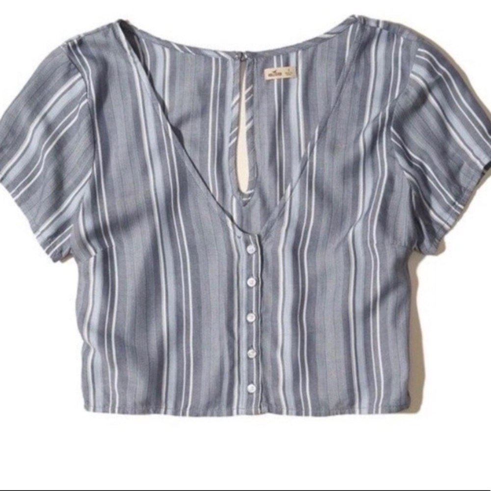 ✨Hollister | NWT size Small crop top✨